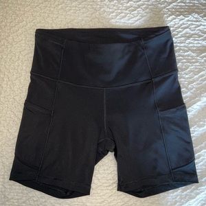 Fast and Free High-Rise Shorts 6”
